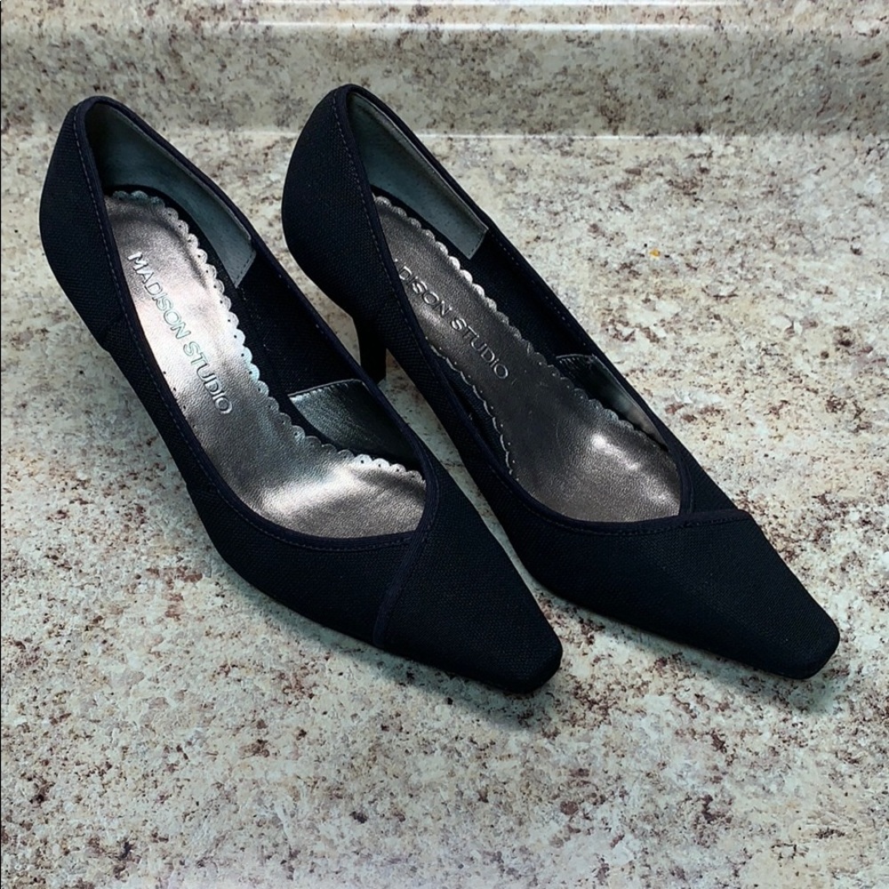 GORGEOUS BLACK MADISON STUDIO HEELS
